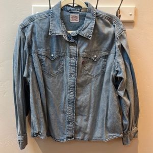 Levi’s button up